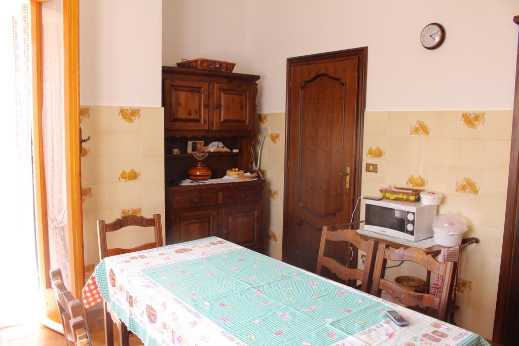 House In Caramagna Apartment Imperia Bilik gambar